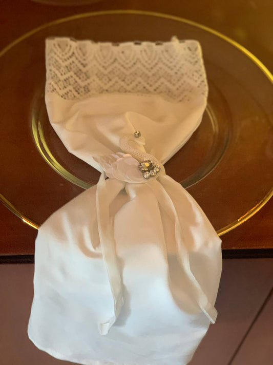 White Taffetas Napkin with lace
