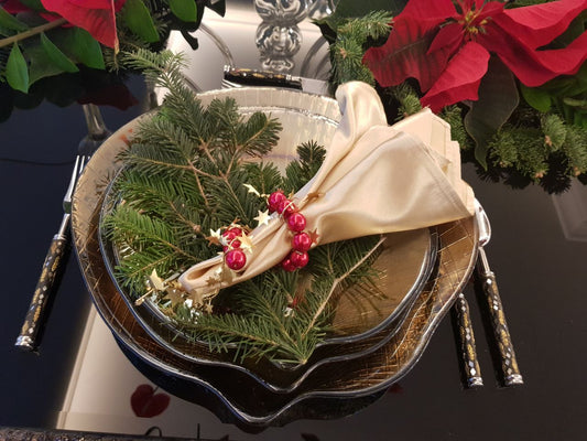 Christmas Table Setup